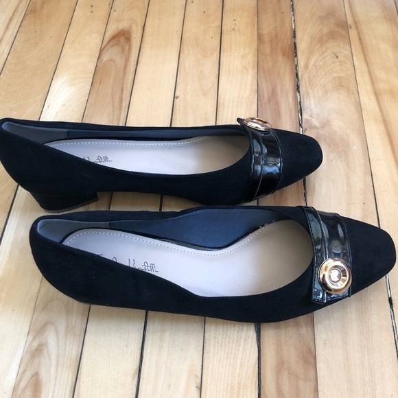 Sandra Vendetti Milan Faux Suede Low Heeled Pumps Size 8 - Picture 7 of 8